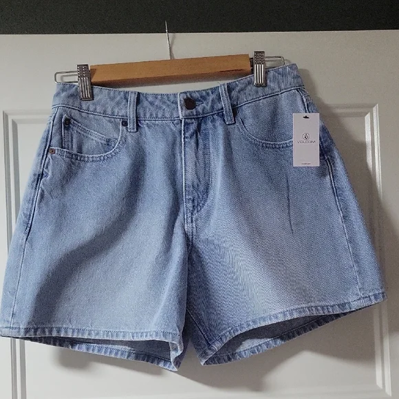 Volcom High Rise Boyfriend Short - Picture 1 of 4
